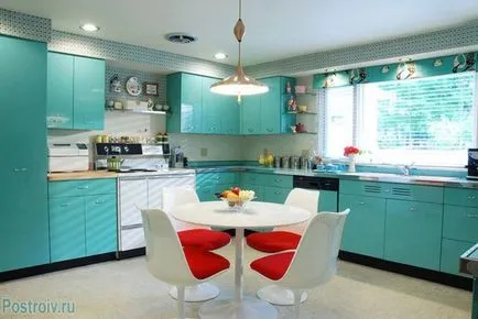 Turquoise кухненски интериор - Снимка