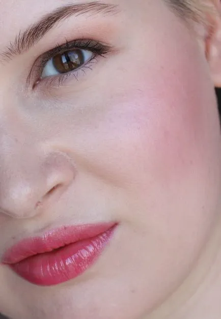 Lip Gloss Burberry ajak izzás mályva rózsaszín № 19 felülvizsgálat és a smink, Elia Chaba