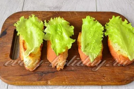 Сандвичи със сьомга на празничната маса
