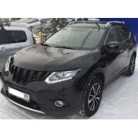 Fényes fekete hűtőrács Nissan X-trail T32 2014-16 tuning