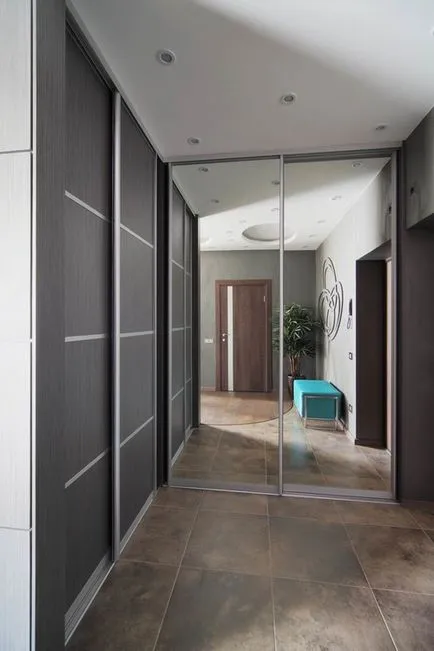 Дизайнът на един тесен коридор в апартамента, идеята за ремонт в коридора
