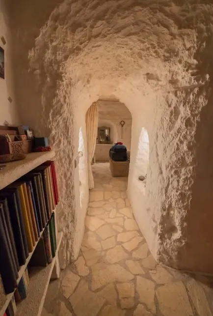 Къщи в пещерите на Испания