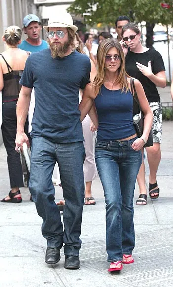 Jennifer Aniston si Brad Pitt ca cineva care a aruncat Whisperer