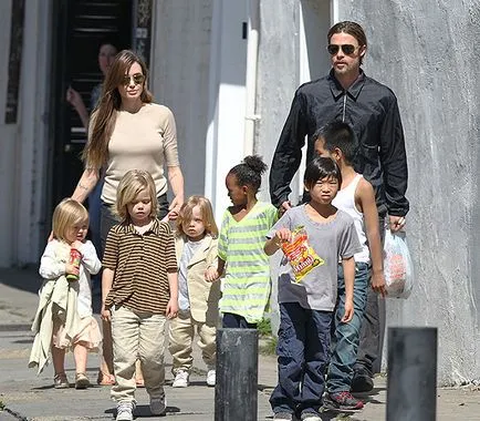 Jennifer Aniston si Brad Pitt ca cineva care a aruncat Whisperer