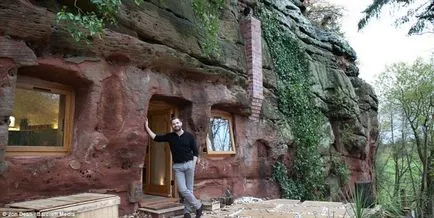 Ez az ember építette fel álmai otthonát a barlang kora 250 millió év