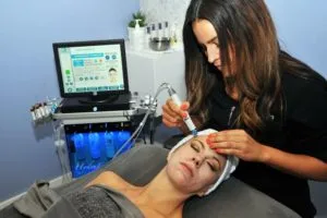 Gidrodermabraziya - o tehnologie inovatoare reintinerire non-invaziva, LNE, md® hydrafacial