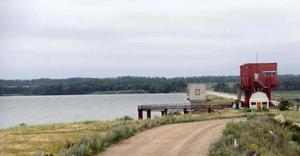 Gilevskoe Reservoir - un mare lac artificial în teritoriu Altai