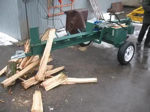 Hogyan készítsünk egy elektromos csavar fejsze kezével a gépen munka leírását, video munkát