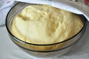 Bun karamellizált tej, házi recept egy fotó