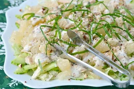 Salata de fuziune Nou cu pomelo și pui