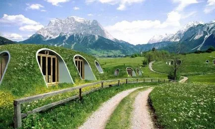 Cum de a construi o casă hobbit cu un acoperiș verde în doar 3 zile