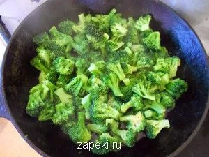 Főzni rakott burgonya brokkolival