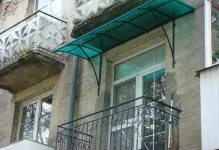 Acoperișul de pe instalația balcon etaj, modul de a face loggia cu mâinile lor, iar partea de sus pe acoperiș