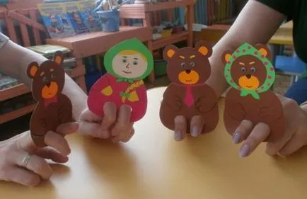 Puppetry trei suportă propriile mâini lor, template-uri, video