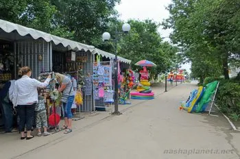 Отпуснете се в спокойното село Popovka и в Крим, ръководството за туристите