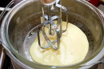 Csirke mártásban citromos, sült tojás olaj keverék