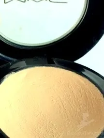 Saját vélemény rejtegető mac stúdió kivitelben SPF35 rejtegető árnyalatú NW25