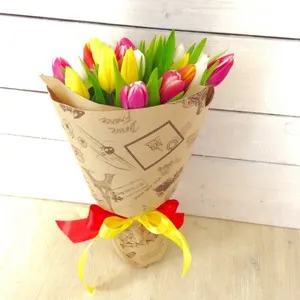 Csinálok egy csokor tulipán hogyan kell csomagolni a virágok, és tartsa őket a friss