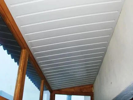 Panourile de tavan pe balcon pe balcon PVC cum să facă, furnizeze propriile lor mâini