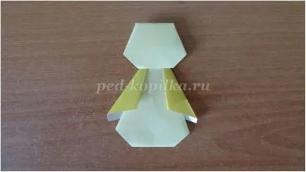 pui de Paște din hârtie cu mâinile în arta origami