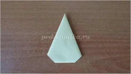 Húsvéti csibék papírból kezével a művészet origami