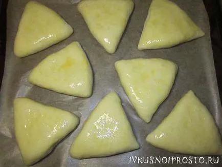 Pogácsákat burgonyával a sütőben - lépésről lépésre recept fotókkal, és finom és egyszerű