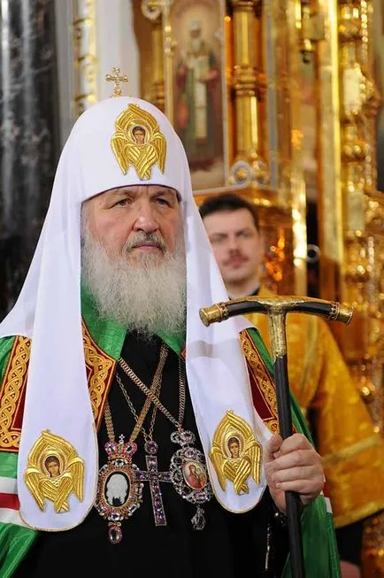 veșminte patriarhale, Patriarhul îmbrăcăminte