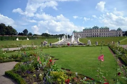 Plimbare prin chioșc palat parc