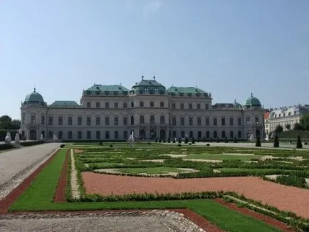 Plimbare prin chioșc palat parc