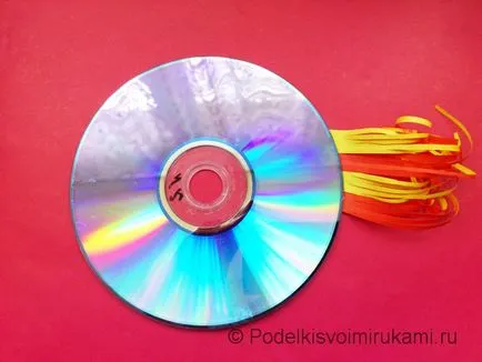 Peștii din hârtie colorată de disc și