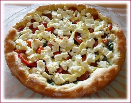 Pizza cu pui, spanac și brânză feta