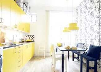 A színkombináció a konyhában belsőépítészeti sárga és fekete színekben