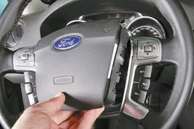 Изваждане и поставяне на въздушна възглавница за водача, Ford Mondeo 4 потребителя