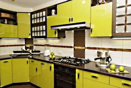 A színkombináció a konyhában belsőépítészeti sárga és fekete színekben