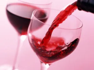 Interpretarea de vis vin roșu într-o sticlă într-un vis pentru a vedea ce vise