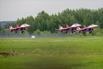 Рицари и Бързолети празнува 25 години! военен преглед