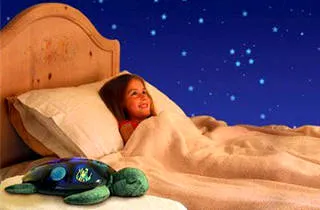 Защо едно дете не спи през нощта - причини и какво да правя