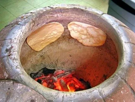 Tandoor pentru a da fotografii, istoria evoluției, modul de a face propriile lor mâini Tandoor de cărămidă și lut