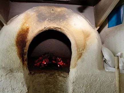 Tandoor pentru a da fotografii, istoria evoluției, modul de a face propriile lor mâini Tandoor de cărămidă și lut