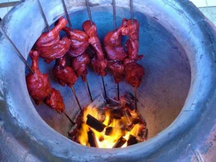 Tandoor pentru a da fotografii, istoria evoluției, modul de a face propriile lor mâini Tandoor de cărămidă și lut