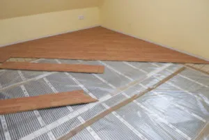 podea caldă sub laminat cu propriile sale mâini, un dispozitiv video