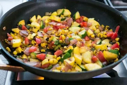 Задушени тиквички рецепти са бързи и вкусни с патладжан, моркови и лук, зеленчуци и картофи