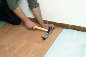 Instalarea Pro Parchet laminat și contra ale materialului, principiile de stabilire laminat de montare Descrierea tehnologiei