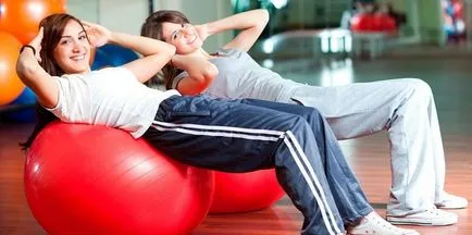 Exercitarea pe fitball de slăbire, de spin, presa, fese