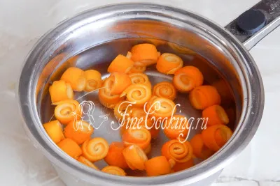 Сладко от портокалови корички - рецептата със снимка