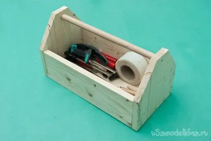 Кутия за инструменти, изработени от дърво с ръцете си