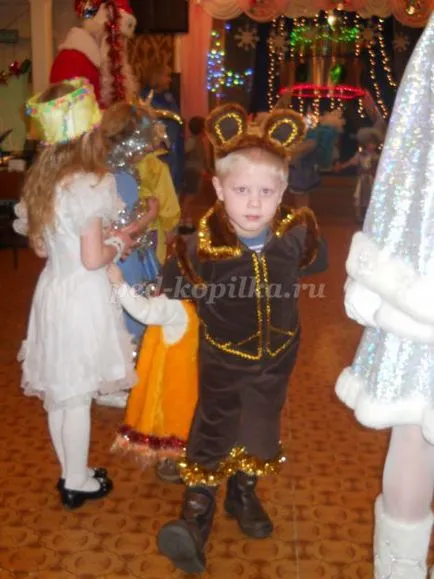 Costume festive pentru gradina copiilor cu propriile sale mâini