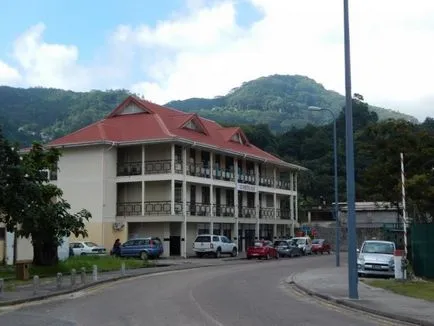 Paradisul în Seychelles, în revizuirea