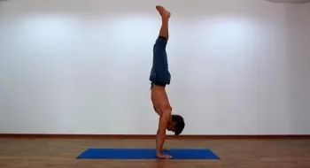 Adho мукха Vrikshasana (оборудване, извършващи стойки), йога, slavyoga