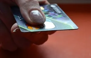 card bancar în loc de un carnet, legitimației de acces sau carte de Banca de Economii